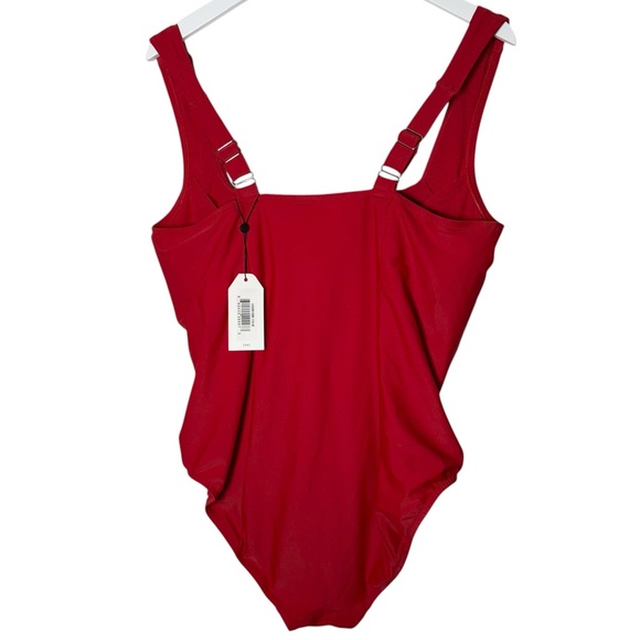 Universal Standard The Square Neck Swimsuit Baywatch Red Size M 18/20 NWT - Picture 5 of 7